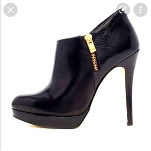 Host pick - Michael Kors York Bootie - platform front